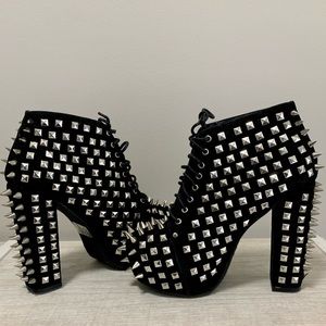 Black Spiked Chunky Booties! 🖤